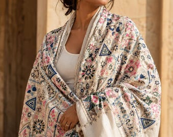 Chal Aari bordado a mano / Chal boho geométrico multicolor (pieza única)