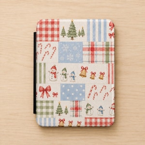 Étui Kindle patchwork de Noël, housse Kindle chaleureuse pour les fêtes, vichy rouge et bleu, cadeau de Noël bonhomme de neige, accessoire de lecture d'hiver