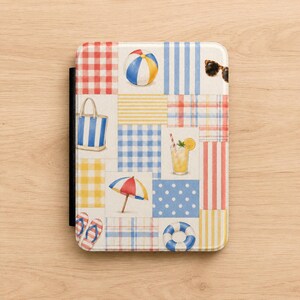 Capa para Kindle Paperwhite com estampa patchwork de praia - Capa para Kindle com tema de verão costeiro - Acessórios de praia elegantes - Capa xadrez vichy para Kindle - Presente fofo para amantes de livros