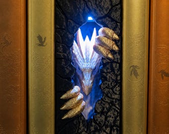Dragon Claw Portal Lamp, Fantasy Book Nook Light, LED Dragon Decor, Color Changing Bookshelf Lamp, Reader Gift, Gothic Decor