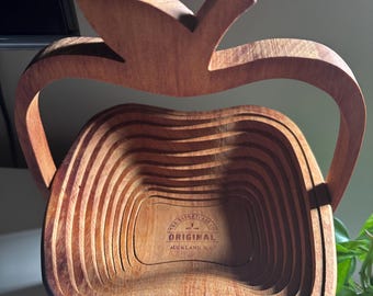 Vintage The Basketcase Co apple shape wooden collapsible foldable basket