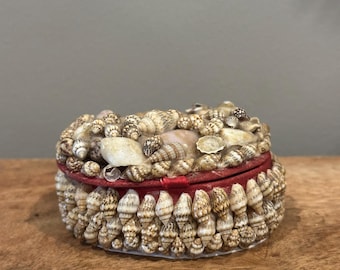 Vintage handcrafted seashell trinket box