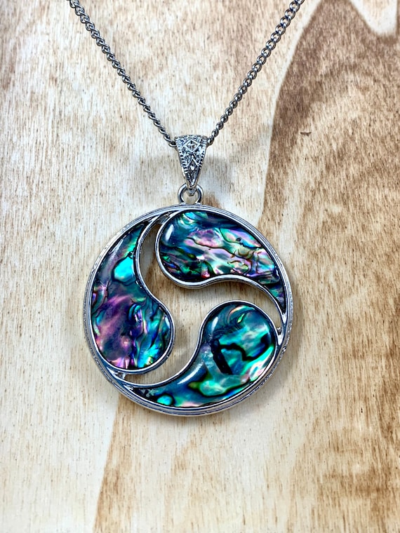 triple yin and yang symbol triple yin and yang symbol