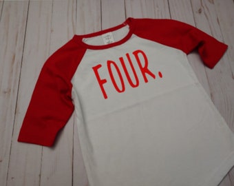 Chemise d’anniversaire de quatre ans - Chemise de garçon de quatre ans - Tshirt de quatrième anniversaire - Tshirt Raglan de 4 ans