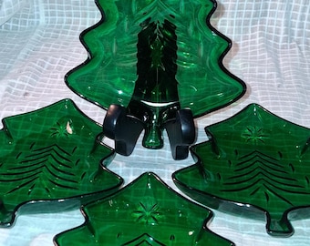 Vintage Green Christmas Tree Shaped Textured Plastic Serving Dishes Set of 4