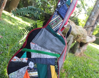 Futerał na gitarę - Recykling tekstyliów - Ręcznie wykonany futerał na gitarę - Muzyczne krawiectwo