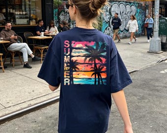 T-shirt rétro coucher de soleil d'été, T-shirt graphique coloré de palmiers, Chemise confort surdimensionnée, Haut décontracté pour vacances à la plage, Tenue tendance estivale