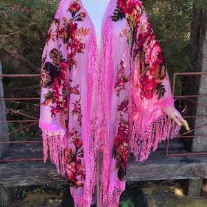 Silk kimono jacket / large pink burnout velvet robe duster coat /  devore floral Stevie Nicks festival jacket