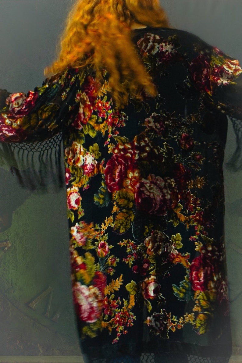 Kimonojacke mit Fransen / schwarzer ausbrenner Samt Goth Duster Mantel / englische rosa geblümte Stevie Nicks Festival Jacke Bild 3