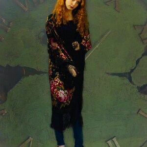 Kimonojacke mit Fransen / schwarzer ausbrenner Samt Goth Duster Mantel / englische rosa geblümte Stevie Nicks Festival Jacke Bild 5