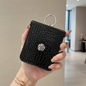 Funda de cuero negra con diseño floral 3D y anillo para Samsung Galaxy Z Flip – Funda tipo libro de lujo