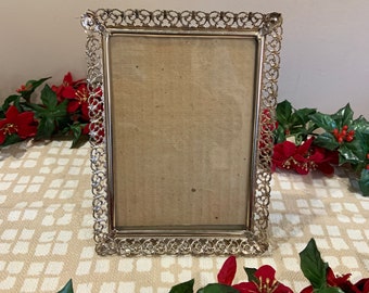 Vintage 5 x 7 Gold Picture Frame Metal Easel Back Picture Frame 1950's Mid Century Home Decor