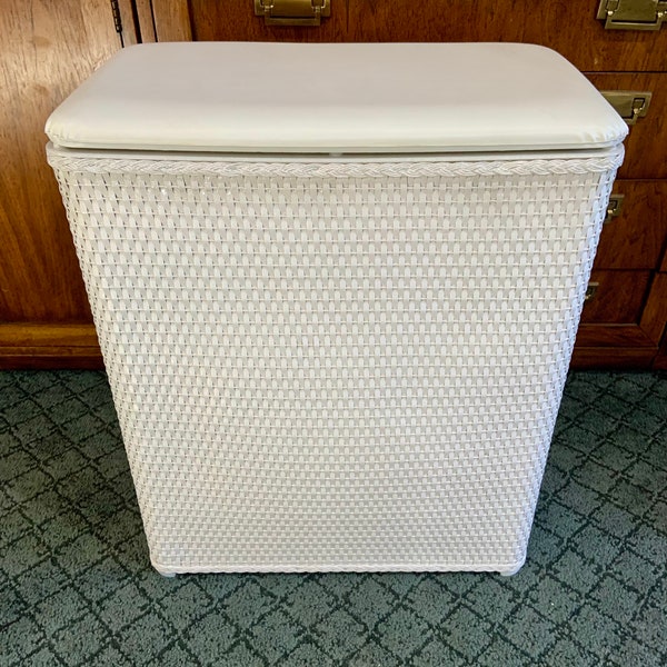 Vintage Woven Hamper Laundry Basket with Padded Lid Wicker Large Laundry Hamper Basket Shabby Chic