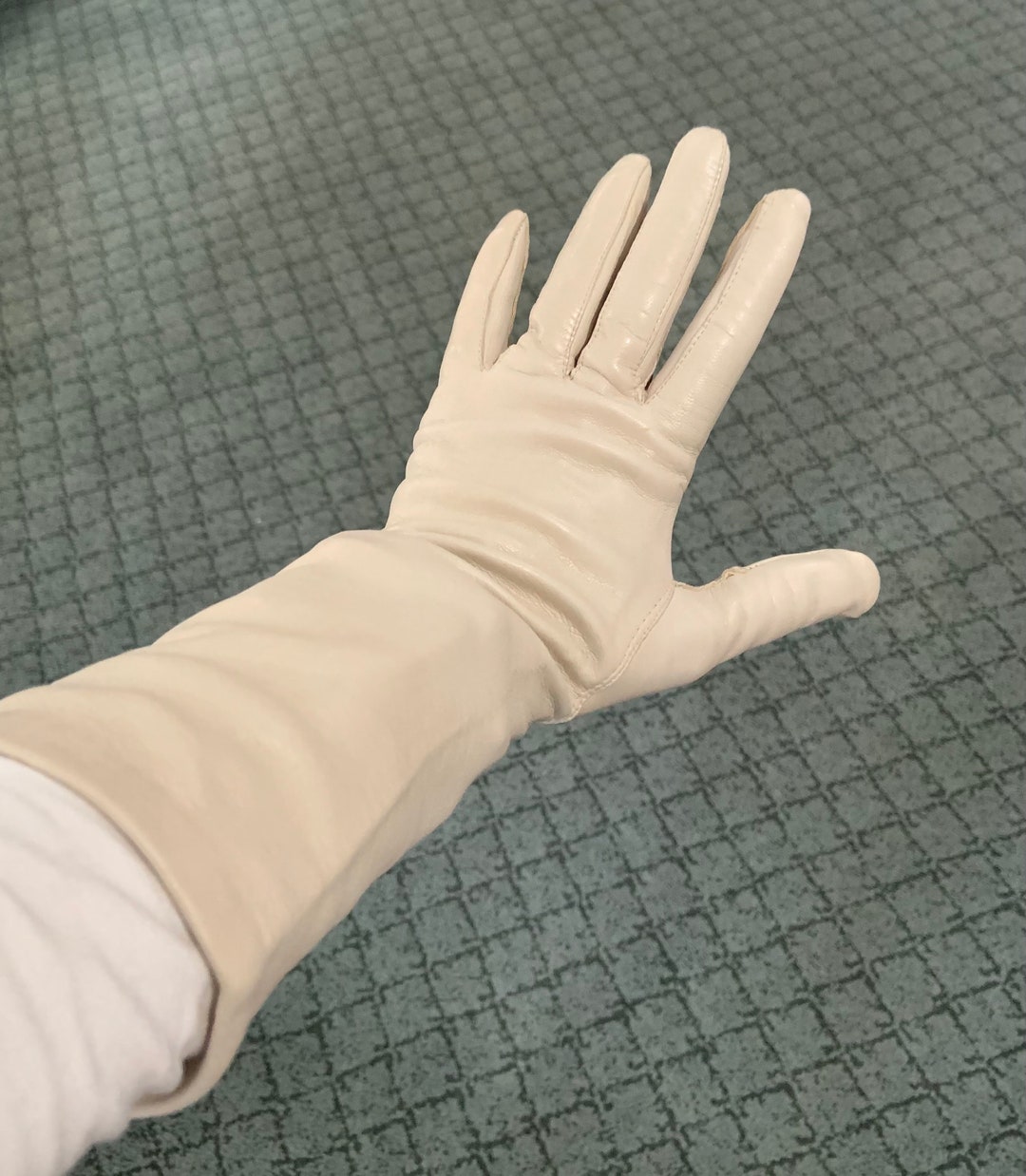 Vintage Leather Driving Gloves Rayon Lined Women's Medium Gloves Ivory