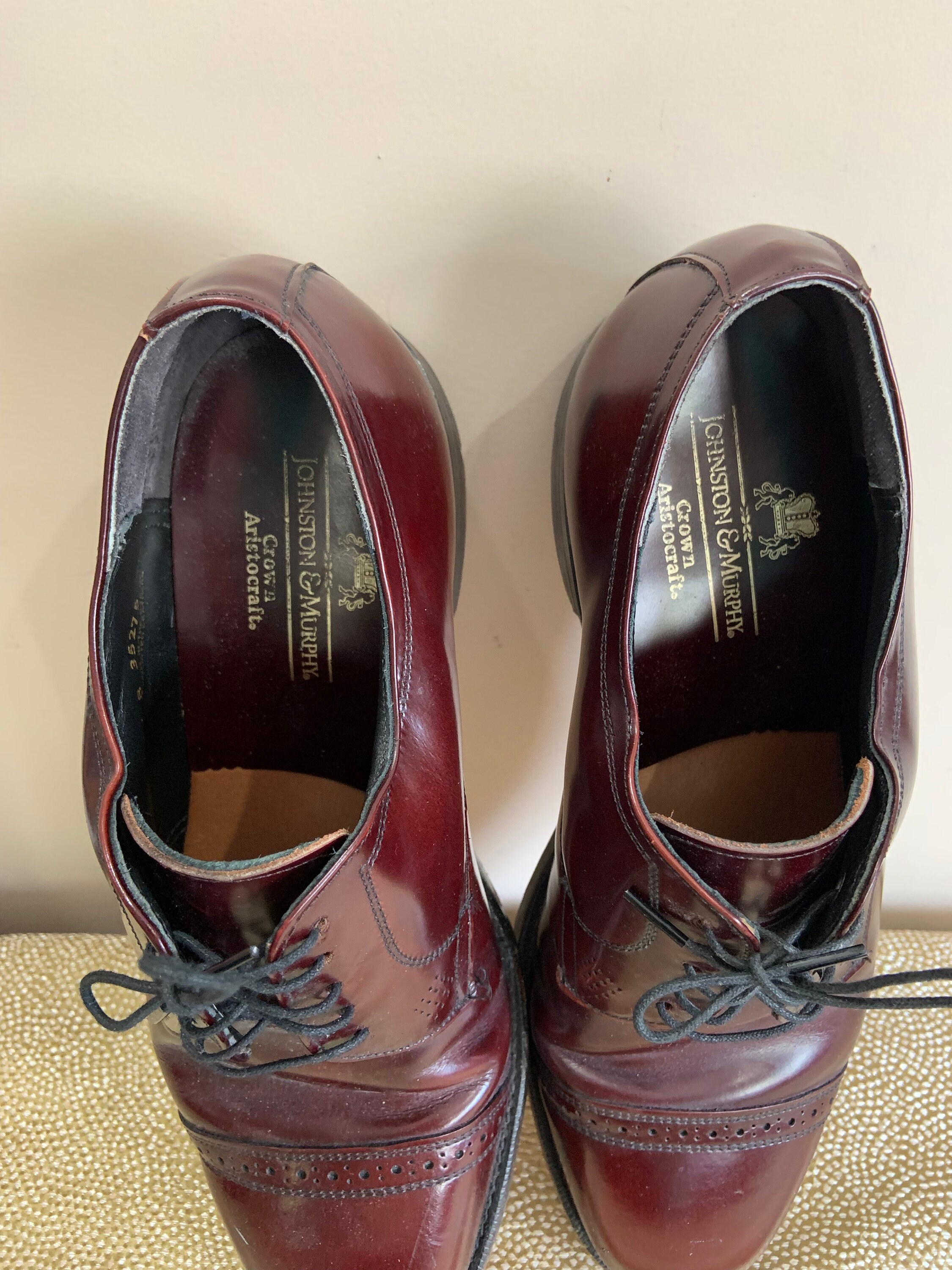 8 1/2 HANDCRAFTED by JOHNSTON & MURPHY