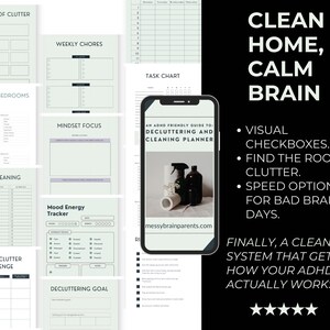 Può includere: Un set di tre tazze in ceramica con finitura opaca e macchiettata. Le tazze sono nelle tonalità crema, grigio chiaro e grigio scuro. Ogni tazza ha un design semplice e minimalista e un manico arrotondato.