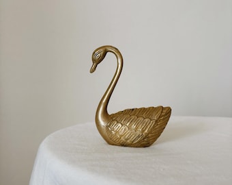 Statuetta vintage di cigno in ottone – Piccola scultura decorativa a forma di uccello – Decorazione minimalista per mensole