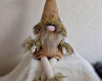 Handgemaakte zittende kabouter