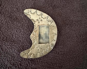 Moon shaped  handmade nicho magnet