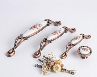 Puxador artesanal moderno e elegante em porcelana branca, 96 mm, 128 mm, 160 mm, com estampa floral em cobre antigo, para gavetas, armários, banheiros e quartos infantis.