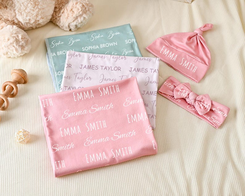 Neugeborenen Namensdecke, Baby Name Decke, Krankenhaus Coming Home Outfit, Swaddle mit Namen, Neugeborenen Swaddle und Decke, Namensmitteilung Bild 13