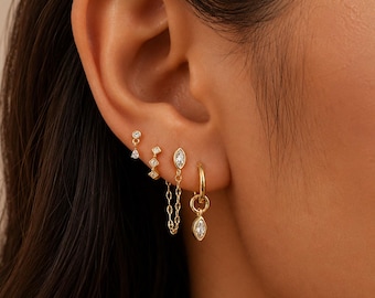 Set di orecchini delicati in oro, orecchini a cerchio e a perno con zirconi cubici, gioielli minimalisti da impilare, orecchini per piercing multipli, regalo per damigella d'onore.