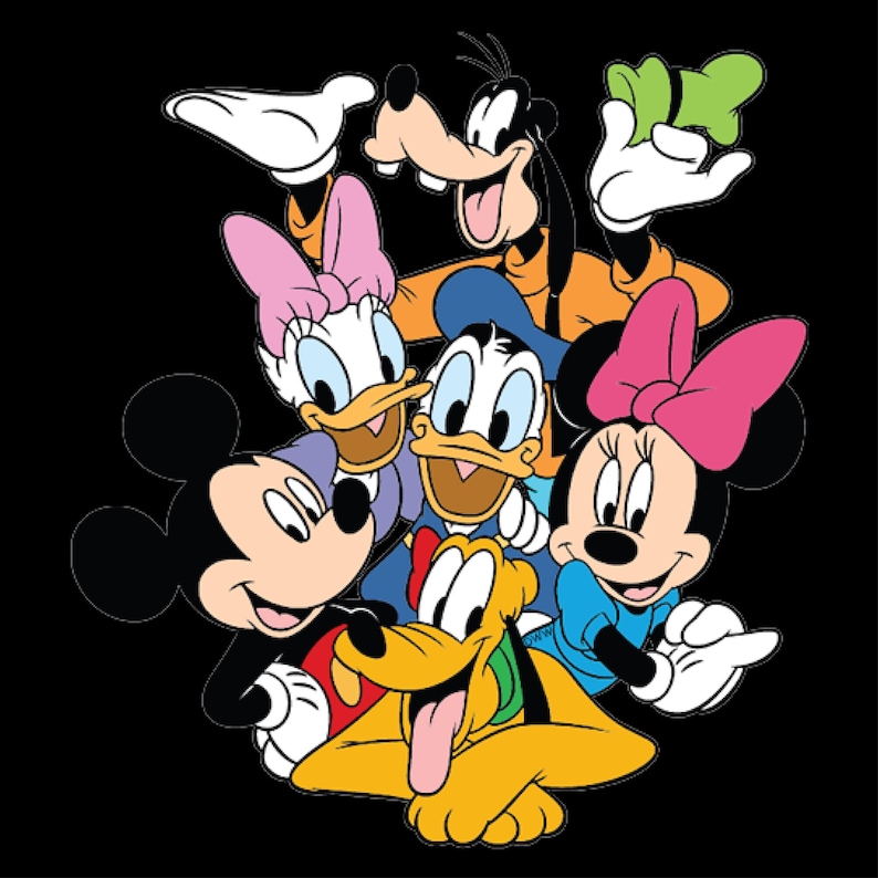 Puede incluir: Ilustraci&oacute;n colorida de personajes de Disney sobre un fondo negro. Se presentan Mickey Mouse, Minnie Mouse, Donald Duck, Daisy Duck, Goofy y Pluto. Los personajes sonr&iacute;en y saludan, con colores brillantes y contornos definidos.