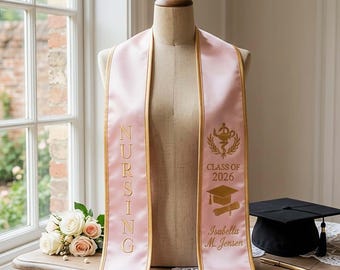 Haftowany, spersonalizowany szal na ukończenie studiów uniwersyteckich, ukończenie studiów pielęgniarskich 2026, spersonalizowany pas na ukończenie studiów z logo i imieniem, młodzieżowy szykowny klimat