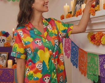 Conjunto de pijama de seda con calaveras de azúcar del Día de Muertos, ropa de dormir colorida con arte popular mexicano, pijama de verano de manga corta, ropa de estar por casa con vibrantes estampados florales de calaveras