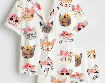 Conjunto de pijama con carita de gato adorable, pijama de mujer con estampado floral de gatitos, pijama con estampado floral de gatos, regalo de lujo para amantes de las mascotas, conjunto corto de ropa de estar por casa de satén suave.