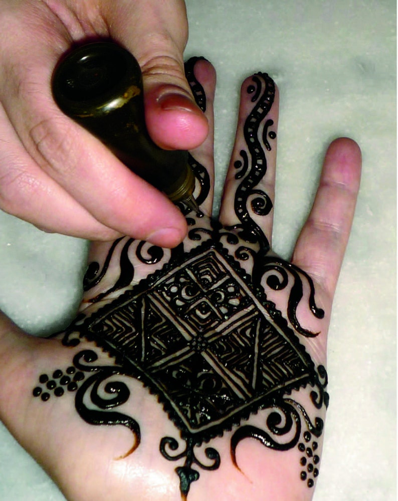 Moroccan Design Manual from Moor: A Henna Atlas of Morocco by Lisa Kenzi Butterworth and Nic Tharpa Cartier image 5