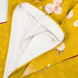 Furisode Sidenkimono - Senapsgult Sakura Körsbärsblom, Vintage Japansk kimono bild 9
