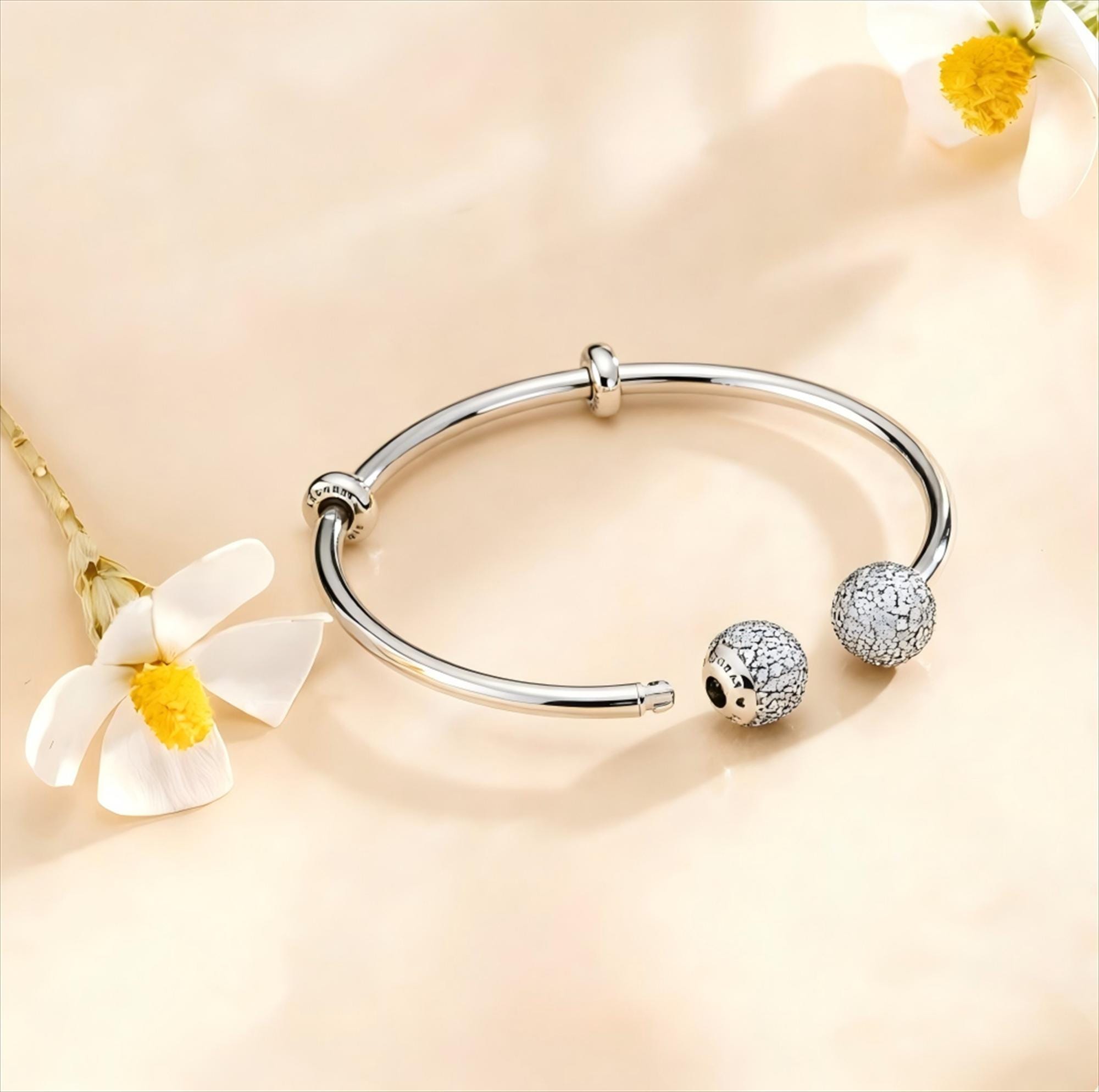 Pandora open bangle - Etsy 日本