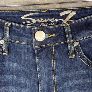 Seven 7 Damshorts med slitna jeans, mellantvättad, 29 (storlek 8), vintagestil | AD0032 bild 3