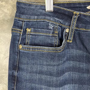 Seven 7 Damshorts med slitna jeans, mellantvättad, 29 (storlek 8), vintagestil | AD0032 bild 4