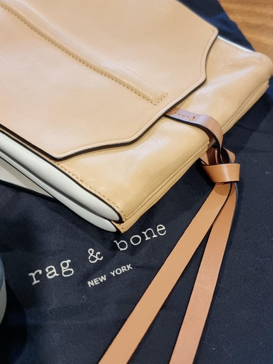 Rag & Bone Ashton Convertible Leather Bag: Crossbody, Shoulder, Belt Bag, Foto 4 von 5