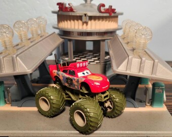 Monster Jam Disney Pixar Cars Custom Cryptid Buster Lightening Mcqueen