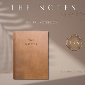 Peut inclure: Un cahier numérique de couleur beige avec le texte "THE NOTES" sur la couverture. Les mots "DIGITAL NOTEBOOK" sont au-dessus du cahier. Un sceau de cire beige avec le mot "TAN" est à droite. Les mots "Signature Collection Vol. 1" sont au-dessus du sceau.