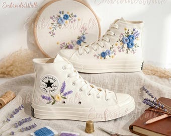 Zapatillas Converse bordadas a mano con flores, zapatillas personalizadas con rosas azules, zapatillas altas personalizadas, calzado boho chic para ella.