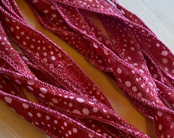 4 rubans rouges, ruban de bracelet, rubans de soie, rubans d'artisanat, W13