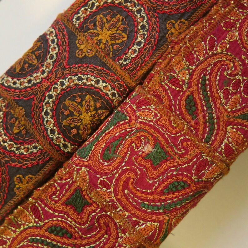 vintage fabrics SR1016 2 Yards Embroidered Antique Trim