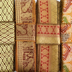 Jahrgang Brokat Sari Grenzen, Sari Trim SR424