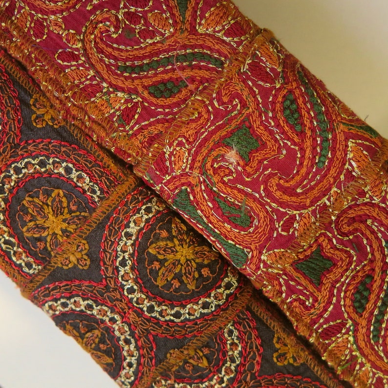 vintage fabrics SR1016 2 Yards Embroidered Antique Trim