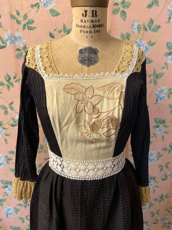 1970’s Embroidered Mexican Homemade Dress