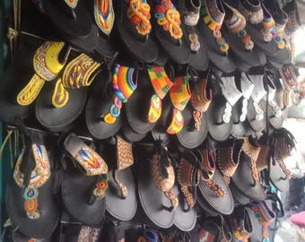 Handgjorda afrikanska pärlskinnsandaler i grossistledet för kvinnor – Boho tofflor