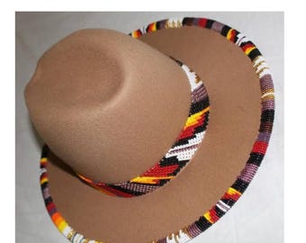 Cappello Fedora fatto a mano con perline, cappello da sole a tesa larga, stile boho in paglia, ideale per le vacanze estive al mare.