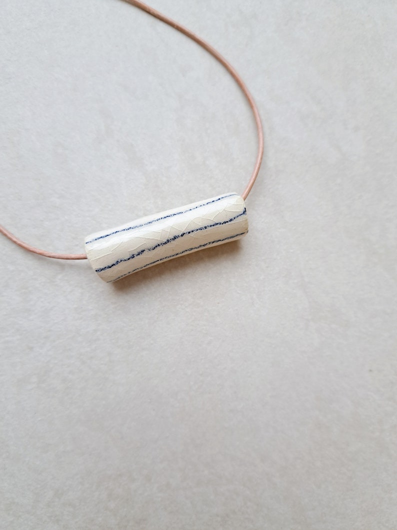 Porcelain necklace, white porcelain with blue lines, underglaze pencil, handmade drawing on porcelain Bild 1