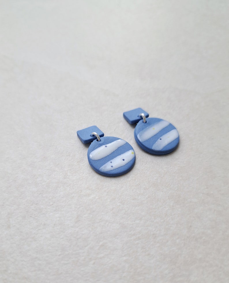 Cobalt blue and white porcelain geometric summer dangle earrings, geometric earrings, blue earrings, statement jewelry Bild 4