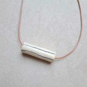 Porcelain necklace, white porcelain with blue lines, underglaze pencil, handmade drawing on porcelain Bild 3