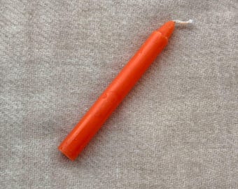 Orange ritualljus